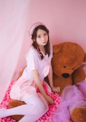 成人h版爱丽丝梦游仙境女主